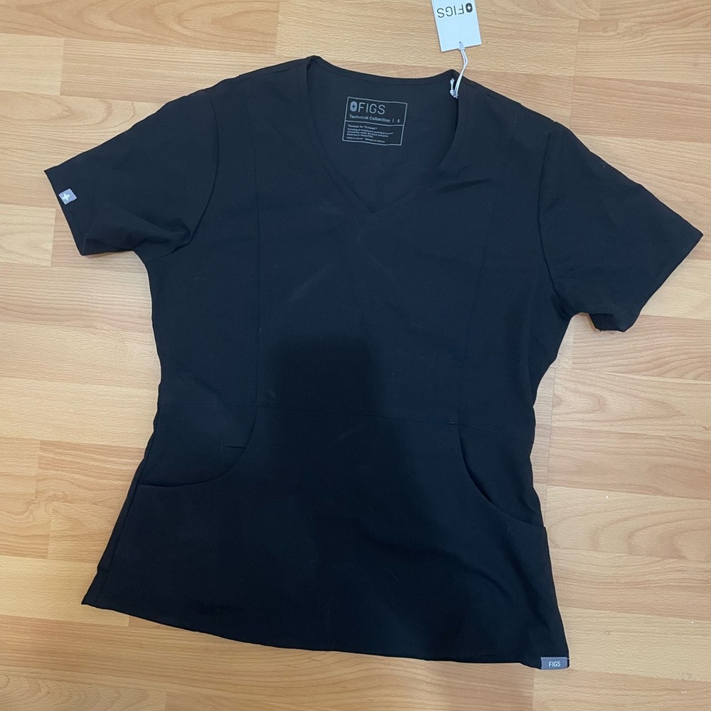 Figs scrub top
